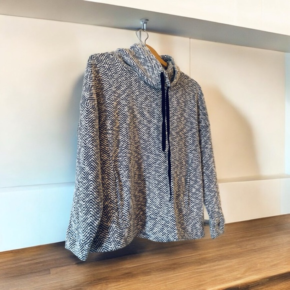 Woman’s Textured Chevron Pattern Sweater - Black and White Mock Scoop Neck - Picture 4 of 6